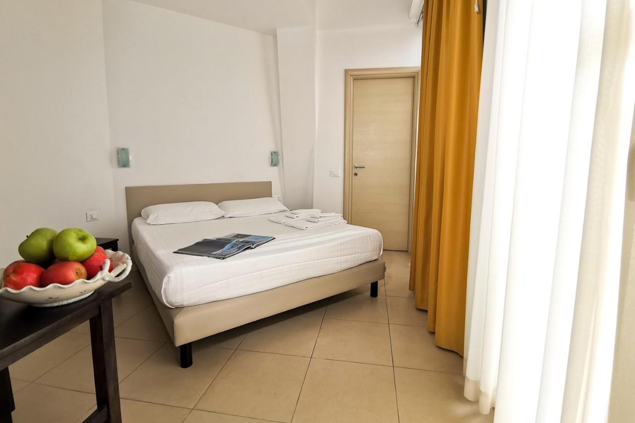 Hotel Poetto Cagliari Esterno foto